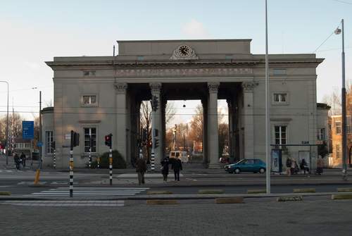 Yola de Lusenet, Haarlemmerpoort gezien vanuit het oosten,2008