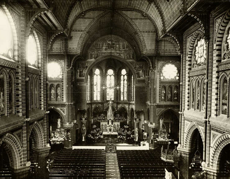 Het interieur van de St.Bonifatiuskerk, in de volksmond 'De Bon' genoemd.