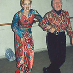 Mathilde Willink in het tapdanspak met tapdansleraar Jack Bow, ca. 1975