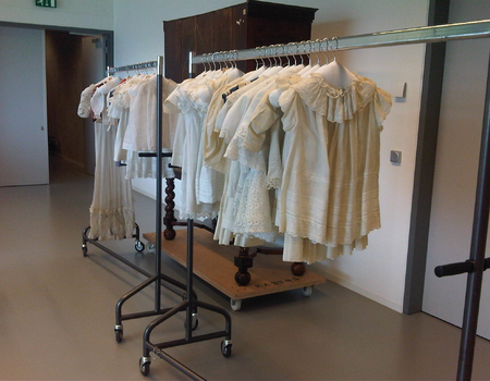 Kinderkleding in het Collectiecentrum