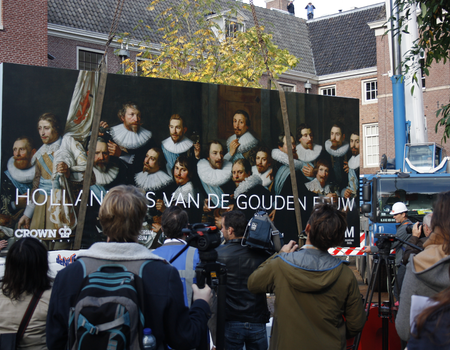 Schilderijen door het dak van de Hermitage