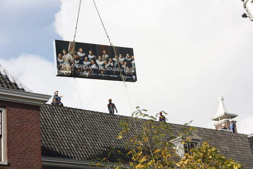 Het takelen van het eerste schutterstuk