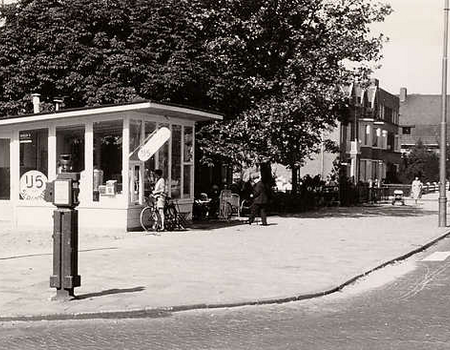 Middenweg 150 - hoek Kruislaan -  1954