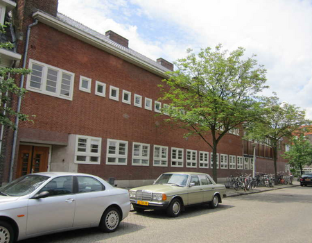 Hier was dus tot dit jaar Daltonschool De Meer in gevestigd.