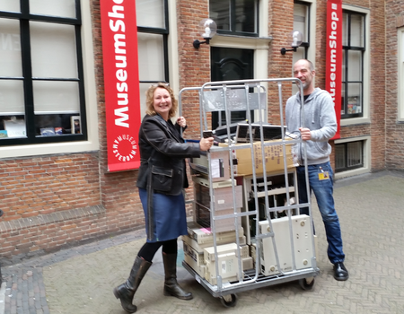 Verhuizing hardware van De Digitale Stad (DDS)