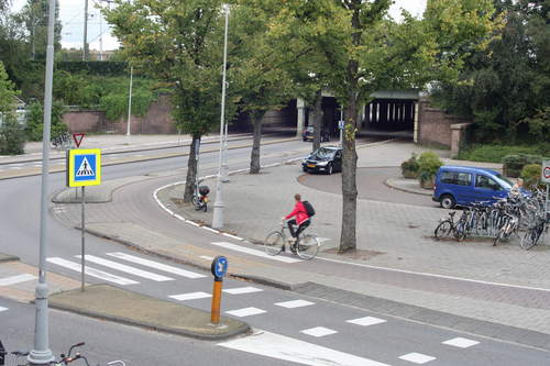 Uitzicht vanuit Archimedesweg 74 boven op tunnel Archimedesweg. Foto Annemieke Jurgens, 2015