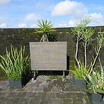 In Fort Zeelandia is het Nationaal Monument Bastion Veere – 8 december 1982. foto Annemarie de Wildt