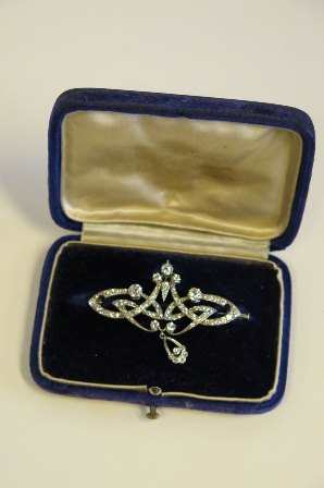 Broche van Aletta Jacobs