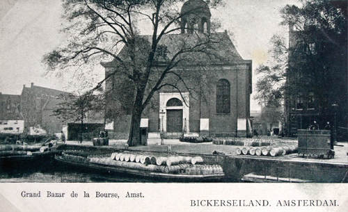 Grand Bazar de la Bourse op het Bickerseiland, Amsterdam, ca. 1900. Fotograaf onbekend