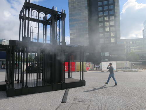 Palace Ruin aan de Zuidas, foto Annemarie de Wildt