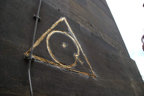 Het appeltje van Robert Jasper Grootveld als tijdelijk GNOT monument, juli 2012, foto Paul van Goudoever