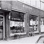 De Buurtwinkel in de Molukkenstraat 74, 1982. Foto: Stadsarchief Amsterdam.