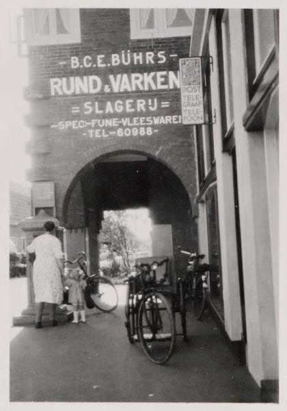 Slagerij Buhrs, Zonneplein. Foto: Stadsarchief Amsterdam.