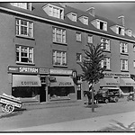 Winkels in de Van der Pekstraat. Foto: Stadsarchief Amsterdam.