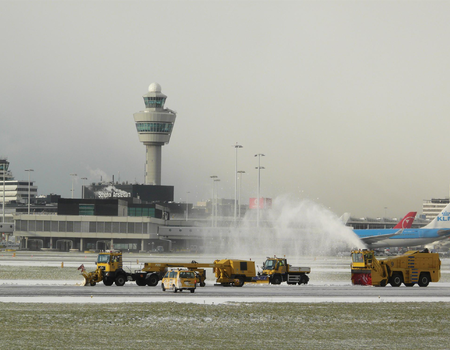 IJsberen op Schiphol