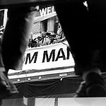 Nelson Mandela tijdens zijn onthaal op het Leidseplein in Amsterdam op 16 juni 1990 (foto: Bert Verhoeff/ Hollandse Hoogte)