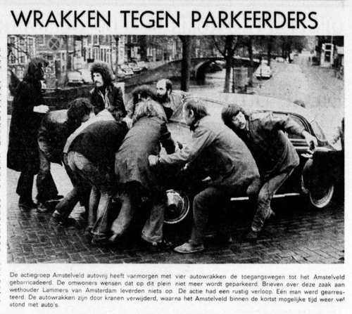 "Wrakken tegen parkeerders". "De tĳd : dagblad voor Nederland". Amsterdam, 05-04-1973. 