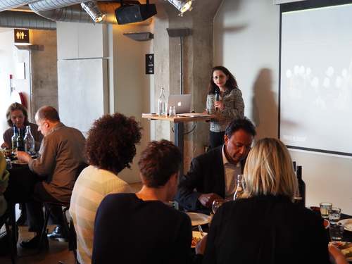 Hala Naoum Nehme tijdens haar presentatie. 